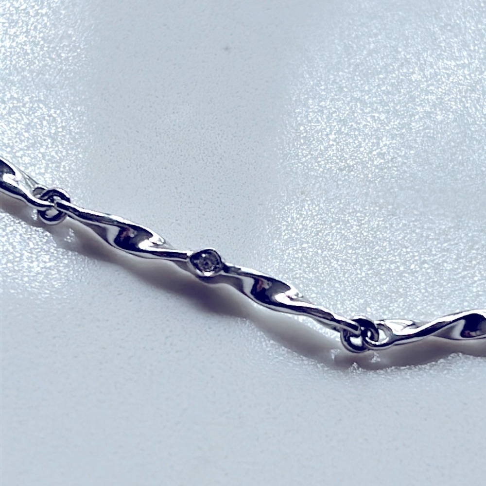 Salavetti 18k Solid White Gold With Diamonds. - image 2